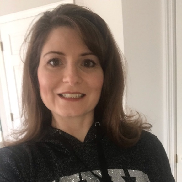 Meet your Posher, April - Picture 1 of 1